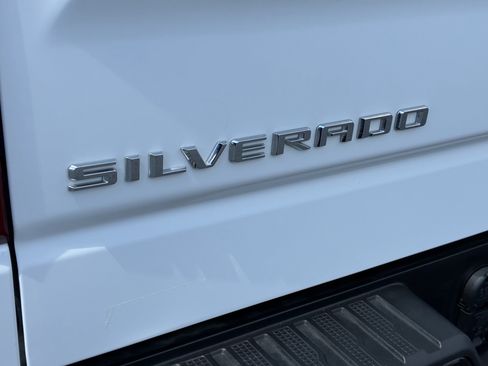 Used 2025 Chevrolet Silverado 1500 Custom Trail Boss AWD/4WD image 11