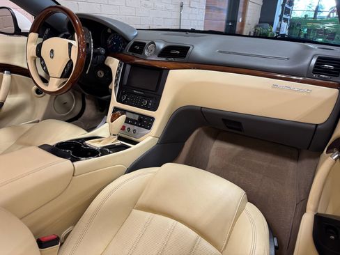 Used 2011 Maserati GranTurismo Convertible RWD image 46