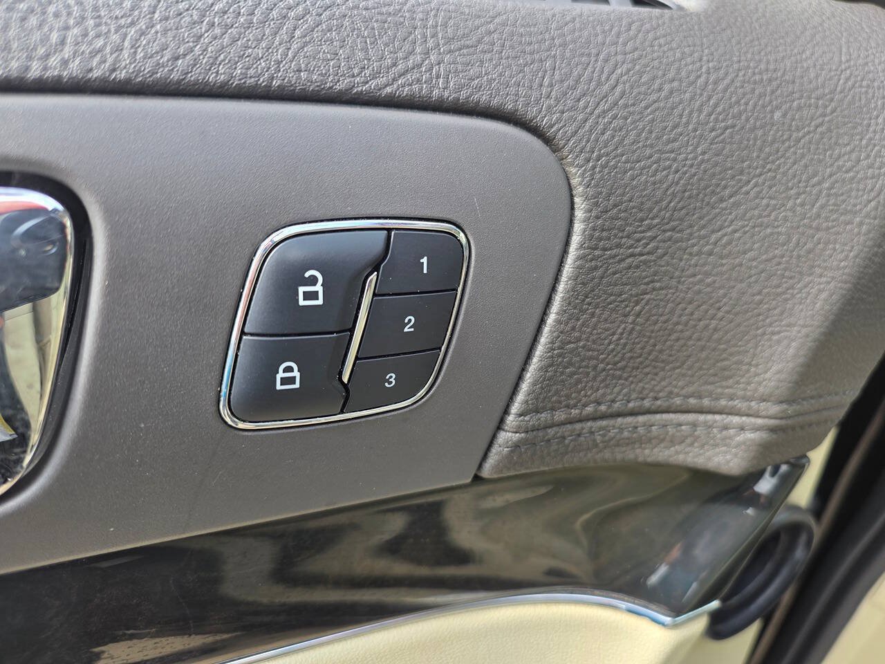 Used 2016 Lincoln MKT AWD w/ Equipment Group 201A image 12