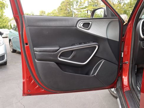 Used 2020 Kia Soul X-Line FWD image 30