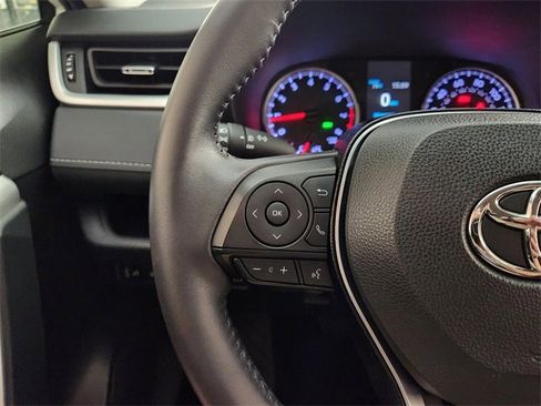 Used 2020 Toyota RAV4 XLE Premium image 27