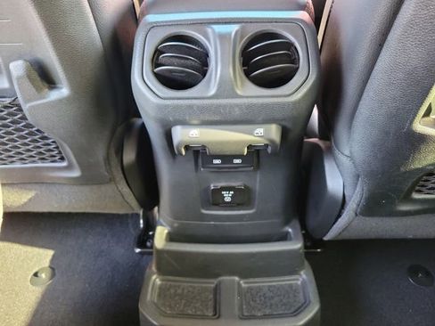 Certified 2022 Jeep Wrangler Unlimited Rubicon w/ Xtreme Recon 35" Tire Package image 11