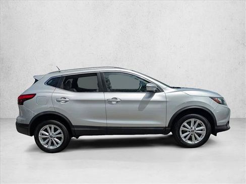 Used 2019 Nissan Rogue Sport SV FWD image 4