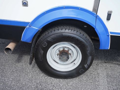Used 2023 Ford E-350 and Econoline 350 Super Duty w/ Power Windows & Locks Group RWD image 37