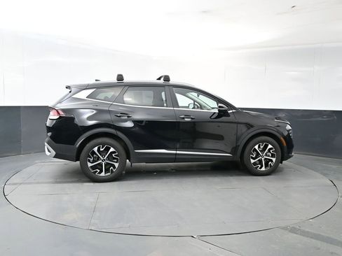 Used 2024 Kia Sportage EX AWD/4WD image 6