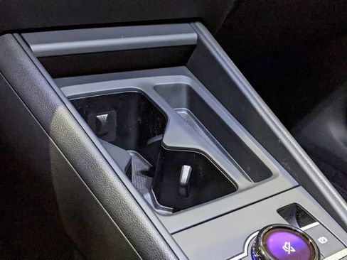 New 2025 Volkswagen Tiguan SE image 19