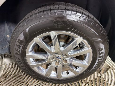 Used 2013 Ford Edge SEL FWD image 20