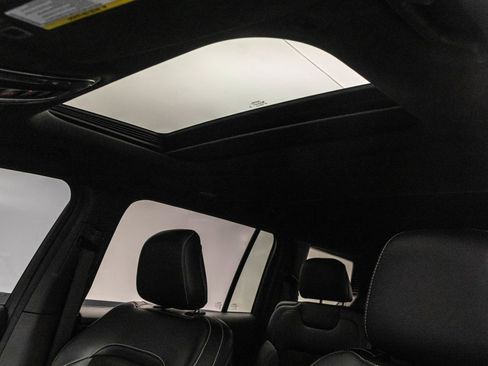 Used 2024 Jeep Grand Cherokee L Laredo image 29