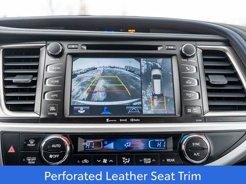 Certified 2019 Toyota Highlander Limited Platinum image 32