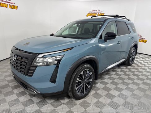 New 2026 Nissan Pathfinder Platinum AWD/4WD image 1