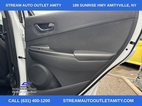 Used 2023 Hyundai Kona SE image 17