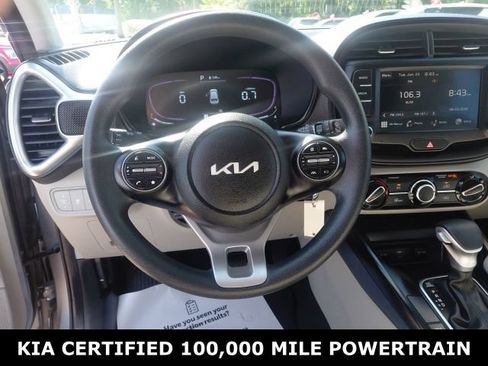 Used 2025 Kia Soul LX w/ LX Technology Package FWD image 11