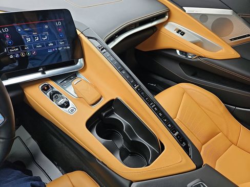 Used 2023 Chevrolet Corvette Stingray Preferred Conv w/ Z51 Performance Package RWD image 25