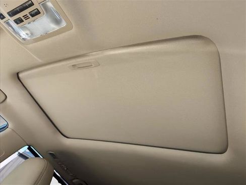 Used 2019 Toyota Highlander XLE FWD image 14