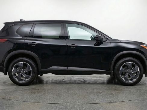 Used 2025 Nissan Rogue SV AWD/4WD image 11
