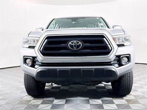 Used 2020 Toyota Tacoma SR5 image 2