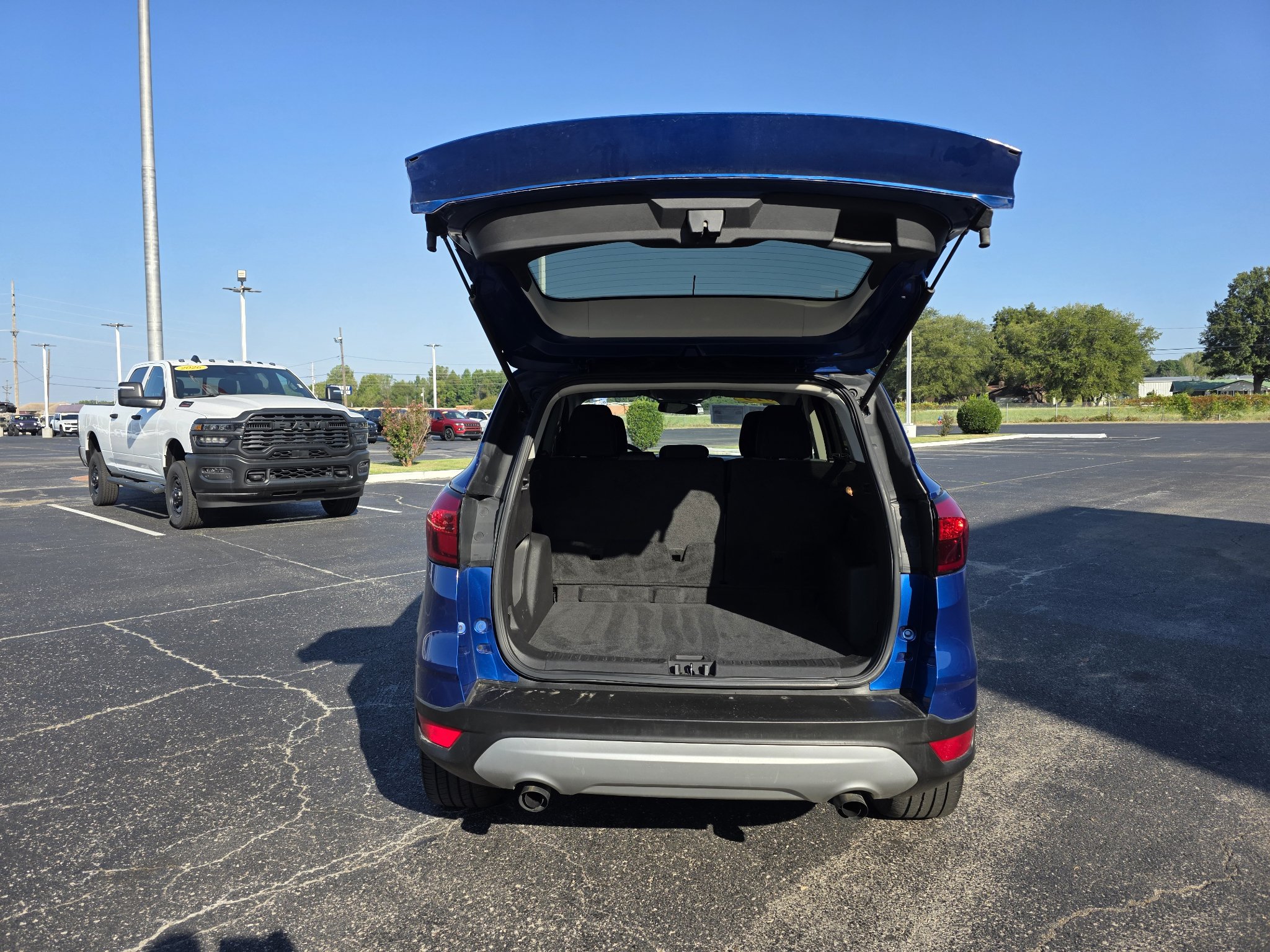 Used 2019 Ford Escape SE FWD image 11
