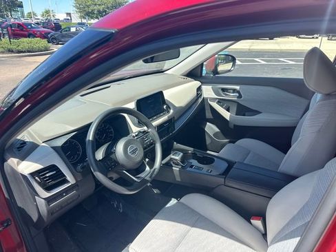 Used 2021 Nissan Rogue SV FWD image 9
