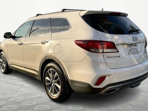 Used 2018 Hyundai Santa Fe SE image 6