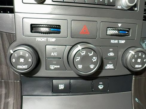 Used 2012 Kia Sedona EX FWD image 30