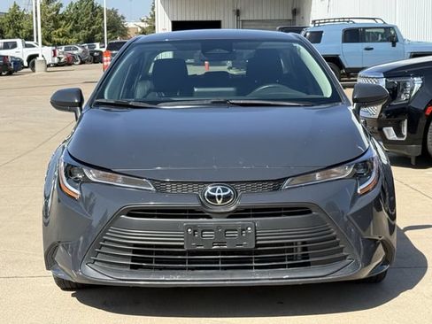 Used 2025 Toyota Corolla LE FWD image 8