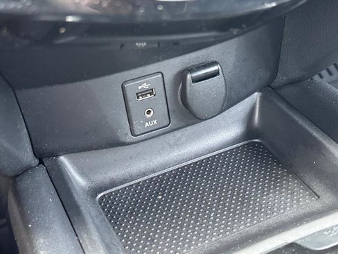 Used 2015 Nissan Rogue S FWD image 24