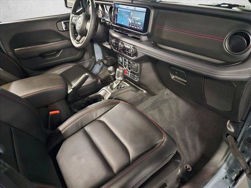 Used 2025 Jeep Wrangler Unlimited Rubicon AWD/4WD image 18