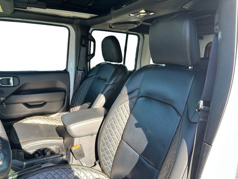 Used 2021 Jeep Wrangler Unlimited Sahara image 9