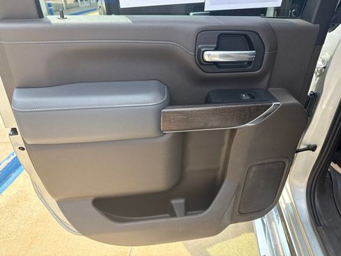 Used 2023 GMC Sierra 2500 Denali w/ Technology Package AWD/4WD image 9