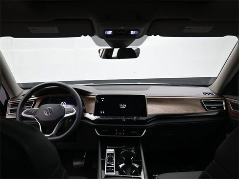 New 2026 Volkswagen Atlas SE image 10