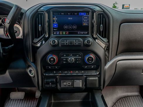 Used 2020 Chevrolet Silverado 1500 RST image 23