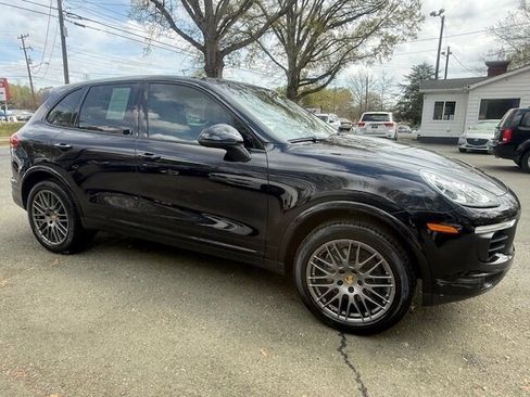 Used 2017 Porsche Cayenne Platinum Edition image 3