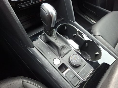 Certified 2023 Volkswagen Atlas SE image 16