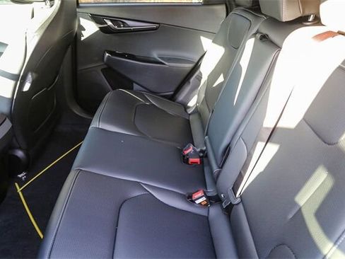 New 2025 Kia EV6 Wind RWD image 17