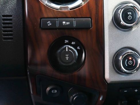 Used 2015 Ford F250 Lariat w/ Lariat Ultimate Package AWD/4WD image 36