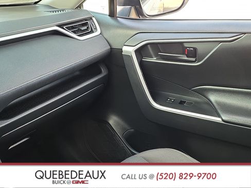 Used 2021 Toyota RAV4 LE w/ Carpet Mat Package (TMS) AWD/4WD image 22