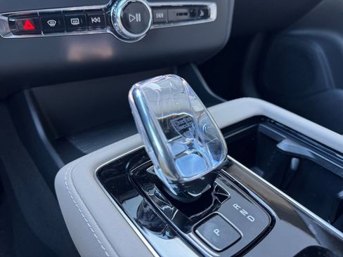 New 2026 Volvo XC90 T8 Ultra w/ Protection Package Premier AWD/4WD image 16