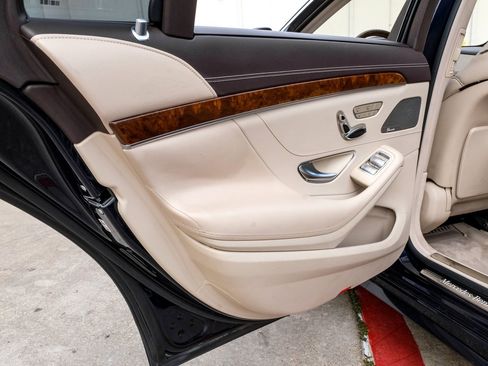 Used 2015 Mercedes-Benz S 550 Sedan w/ Sport Package w/ Sport Package image 47