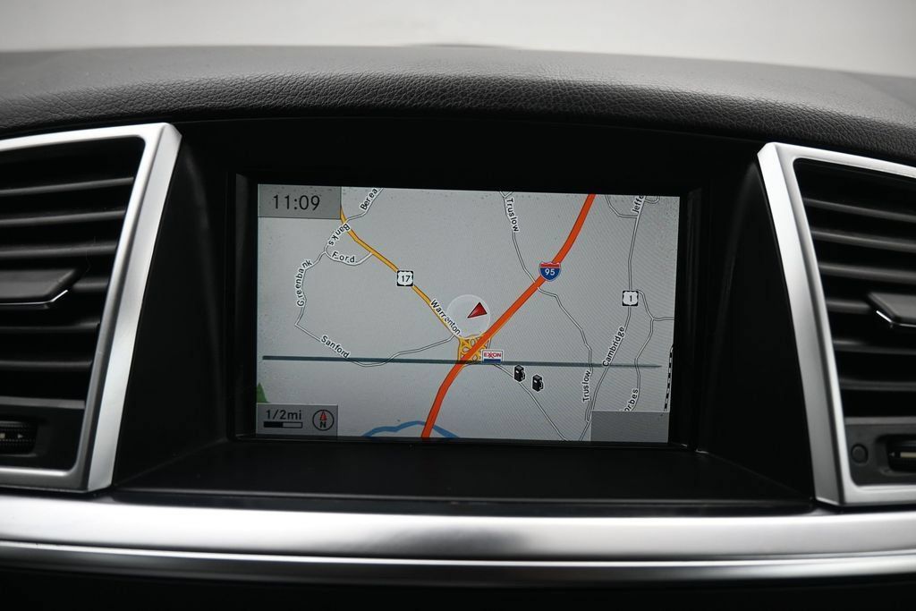 Used 2015 Mercedes-Benz ML 250 BlueTEC 4MATIC image 17
