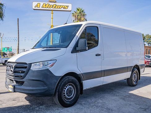 Used 2021 Mercedes-Benz Sprinter 1500 image 9