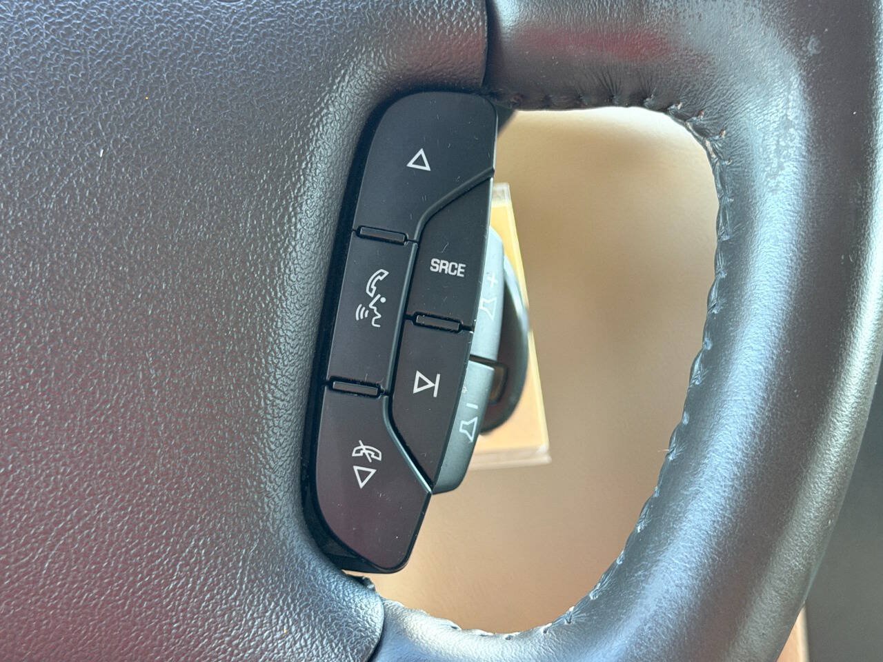 Used 2011 Buick Lucerne CXL FWD image 29