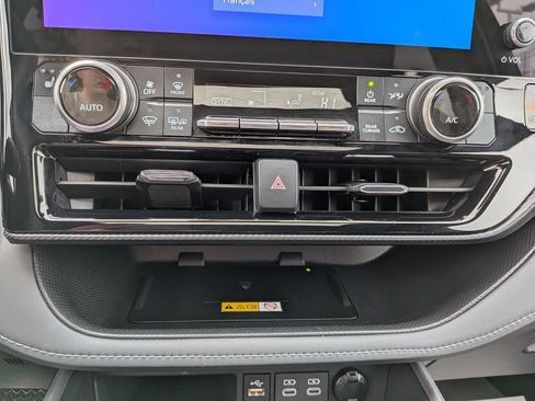 Used 2024 Toyota Highlander XSE image 20