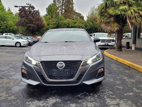 Used 2019 Nissan Altima 2.5 SR w/ SR Premium Package image 3