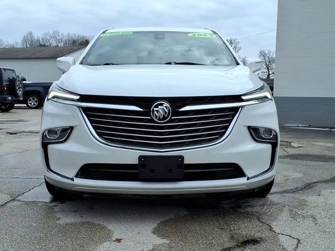 Used 2023 Buick Enclave Essence image 16