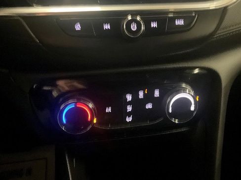 Used 2022 Buick Encore GX Preferred image 20