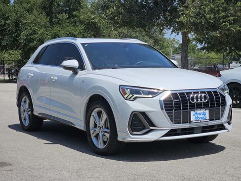 Used 2022 Audi Q3 2.0T Premium Plus w/ Premium Plus Package AWD/4WD image 3