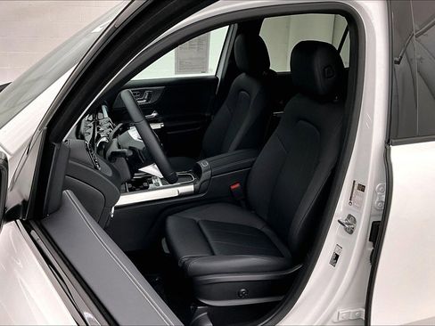 Used 2026 Mercedes-Benz GLB 250 image 15