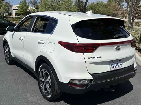 Used 2020 Kia Sportage LX FWD image 2