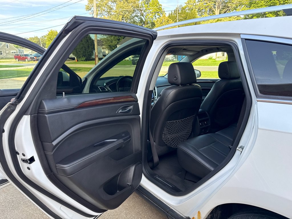 Used 2013 Cadillac SRX Luxury AWD/4WD image 12