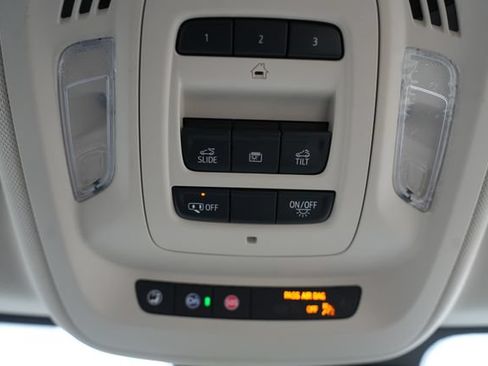 Used 2023 Buick Envision Avenir AWD/4WD image 32